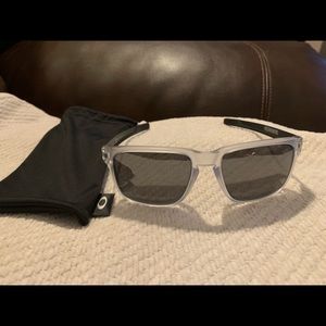 Brand new Oakley Holbrook Mix Men’s Sunglasses